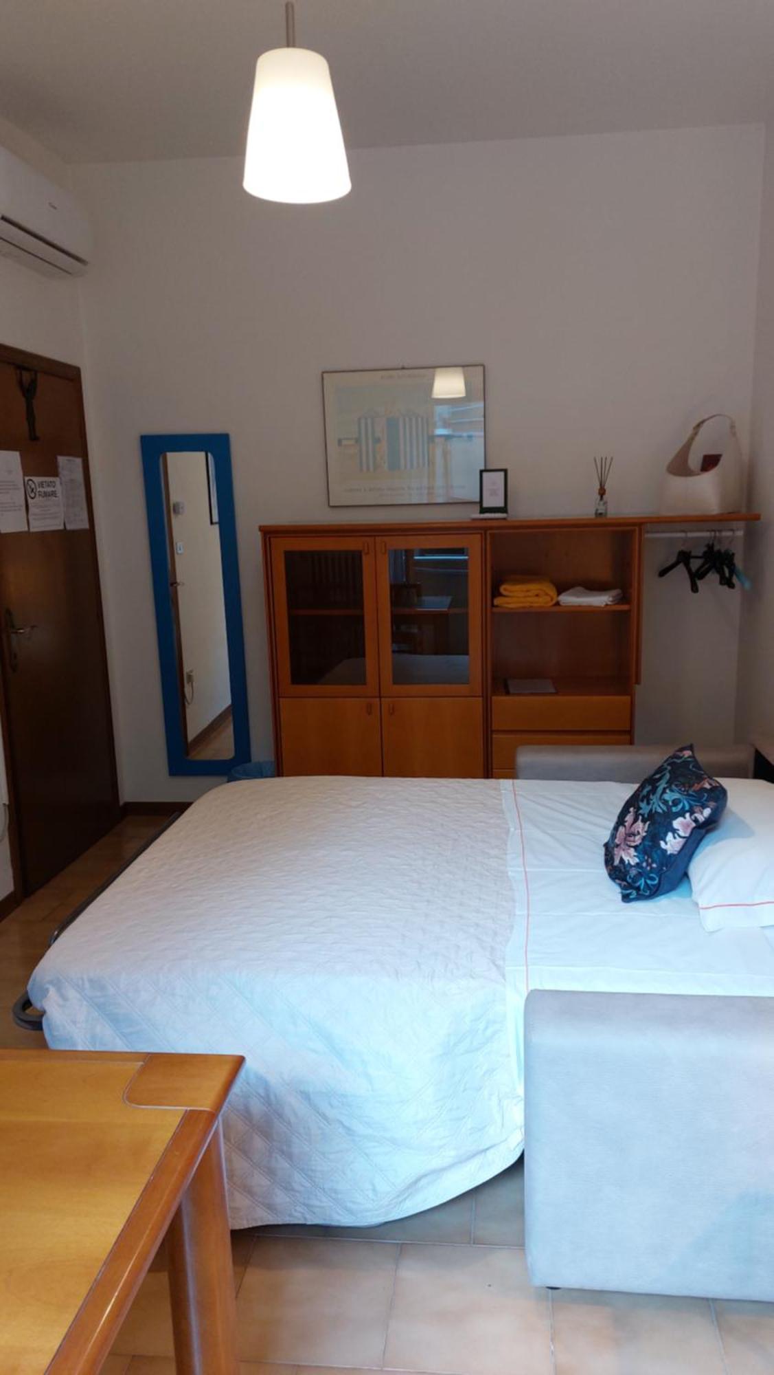 Antonia'S Guest House Rimini Exterior photo